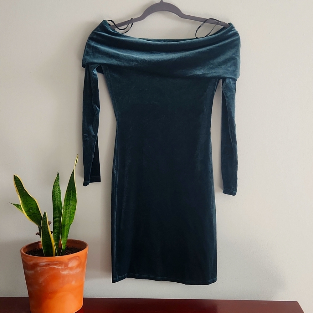 Green Holiday Velvet Dress